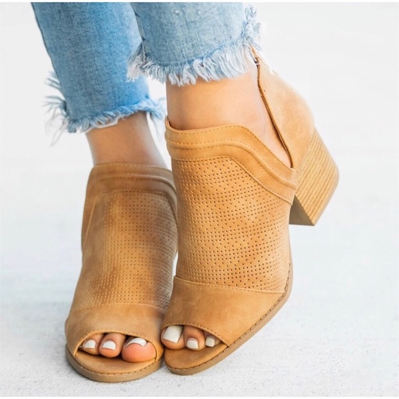 beachlover420 Shoes - 💥SALE💥 CAMEL Cut Out Vegan Leather Booties!